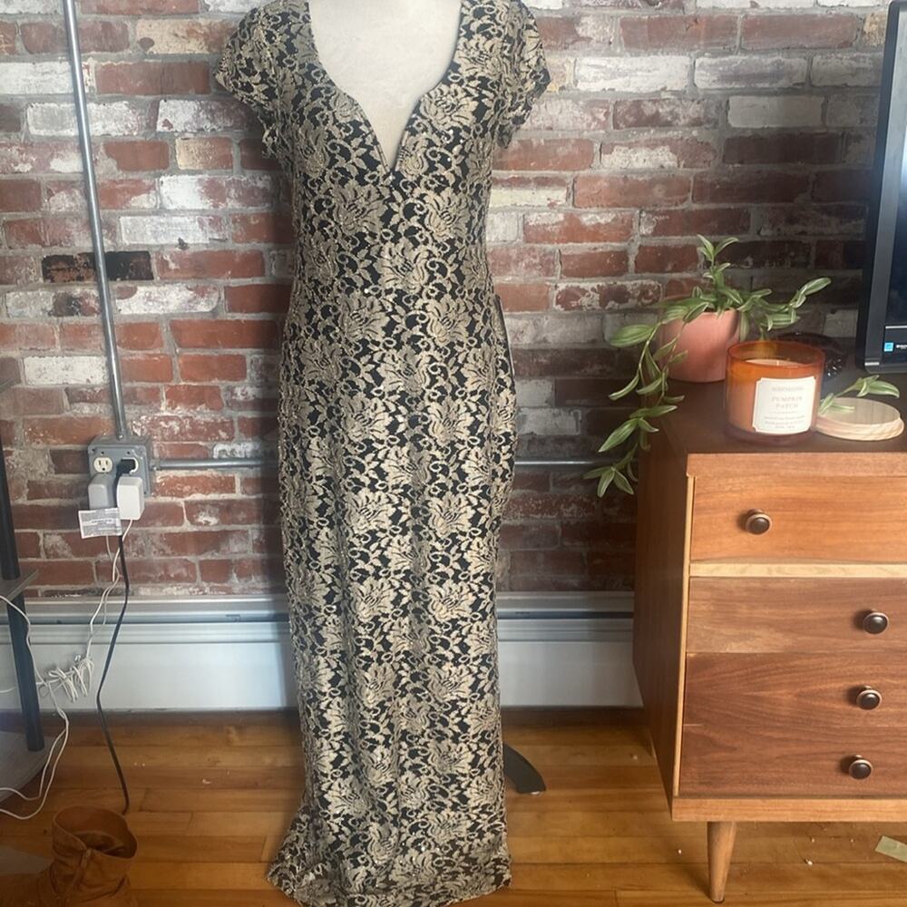 Connected Apparel  Black and Gold Lace Short Sleeve Long  Dress Size 10 NWT